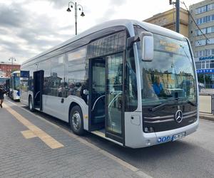 Byliśmy na przejażdżce elektrycznym autobusem po Bydgoszczy. Furorę robi jeden drobiazg 