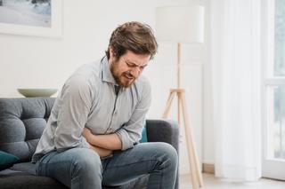 Ból trzustki - co może oznaczać? Przyczyny bólu trzustki