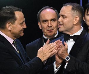 Rafał Trzaskowski i Radosław Sikorski na uroczystej gali po Konkursie Chopinowskim