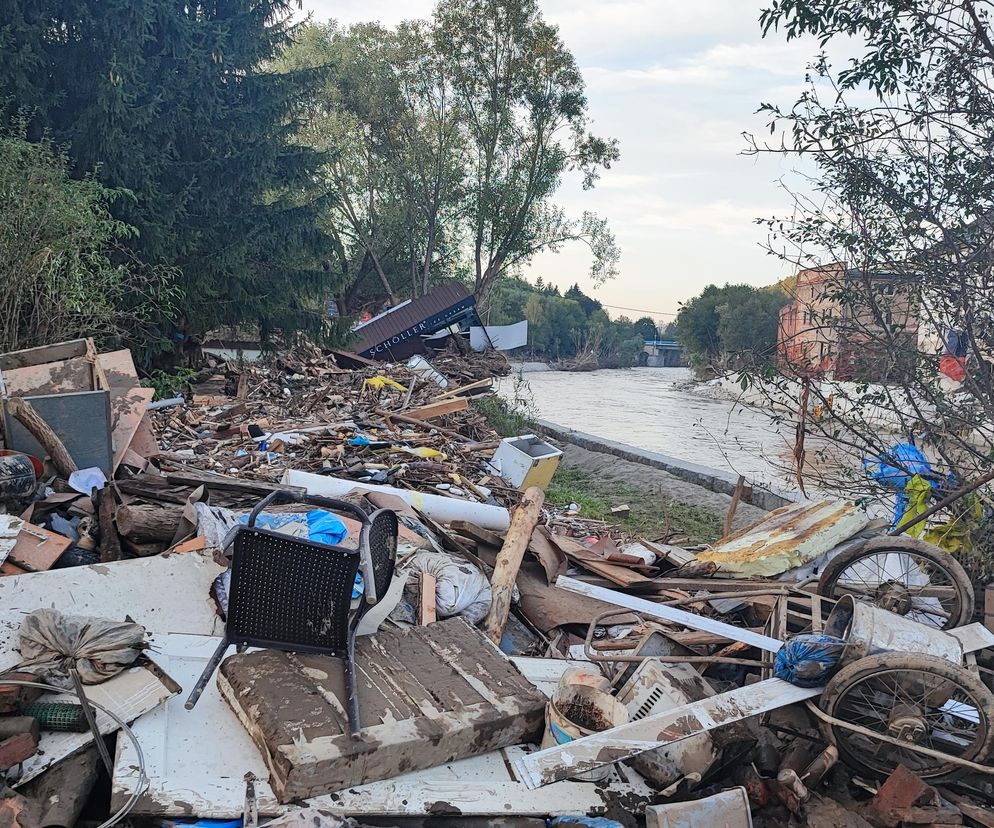 Kłodzko, rzeka Nysa  Kłodzka, wrzesień 2024