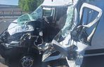 Wypadek na S5 koło Leszna. Zderzyły się bus i samochód ciężarowy