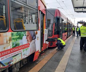 Zderzenie dwóch tramwajów w centrum Łodzi.