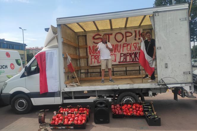 Protest producentów papryki w Radomiu