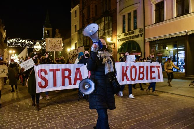 Strajk kobiet w Toruniu - 27-28.01.2021 - zdjęcia z protestów