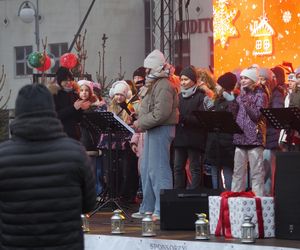 Magia świąt w Fordonie! Byliśmy na Akademickim Jarmarku Bożonarodzeniowym [ZDJĘCIA]