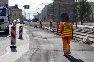 Asfaltowanie placu Zwycięstwa