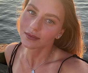 Marta Kostiuk na plaży też zachwyca! Zdjęcia ukraińskiej tenisistki rozgrzeją cię jak słońce