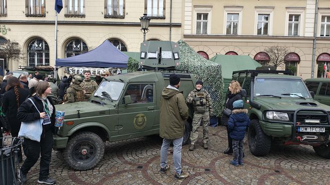 Wrocław gra z WOŚP 2025. „Ta akcja nas wszystkich jednoczy” [ZDJĘCIA]