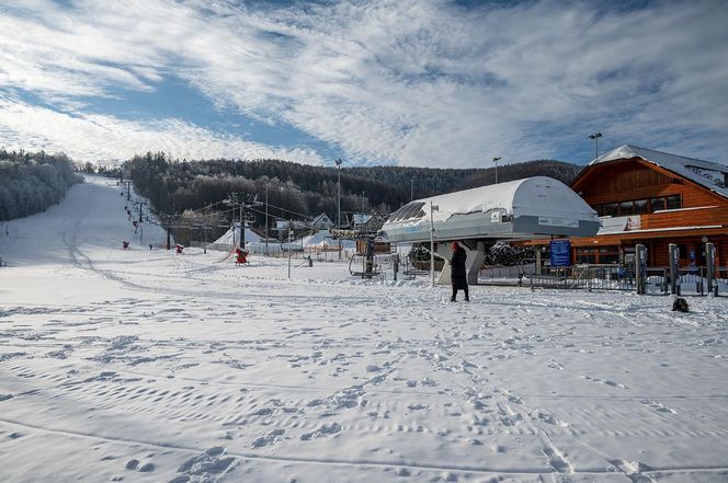 Rusza sezon narciarski na stoku Dębowca. Znamy tegoroczny cennik i godziny otwarcia