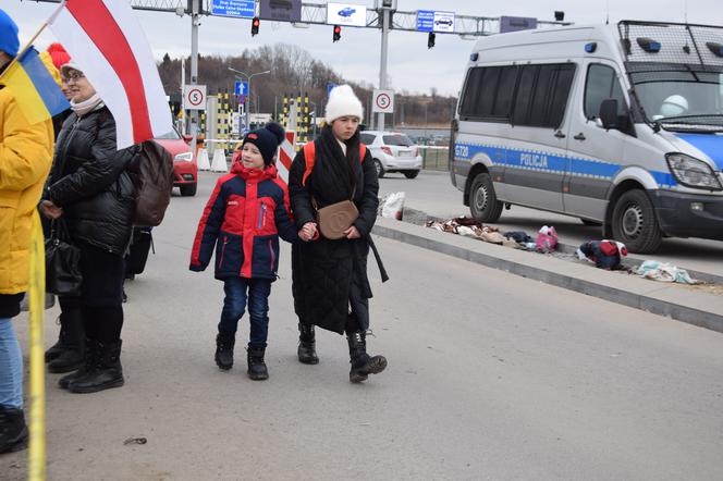 Ukraińcy usprawnili odprawę matek z dziecmi na granicy [ZDJĘCIA]