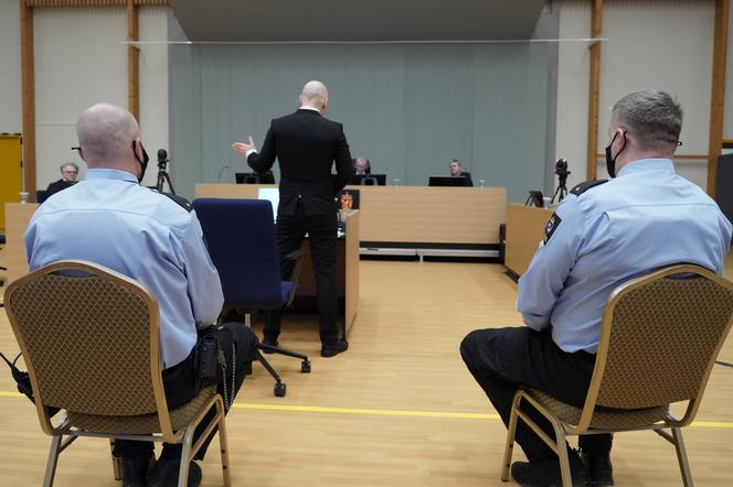 Breivik chce szybciej wyjść z więzienia. Jego ojciec: "Szkoda, że mnie też nie zabił"