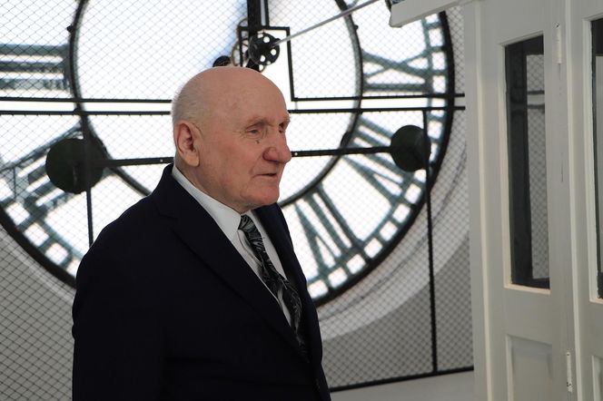 Nikt nie chciał mu pomóc, ale on się nie przejmuje. 86-letni pan Józef po raz kolejny przystępuje do matury