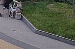 Wrocław. Złodziej łańcuszków poszukiwany. Napada tylko starsze kobiety [ZDJĘCIA].