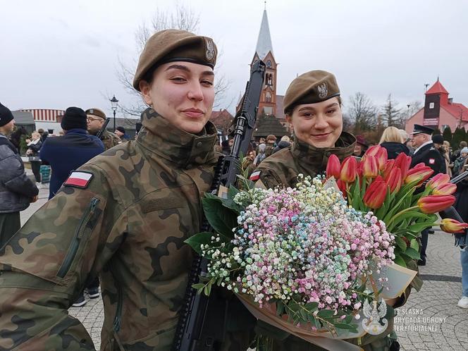 Śląskie: Terytorialsi złożyli w niedzielę przysięgę. Czeka ich trzy lata szkoleń