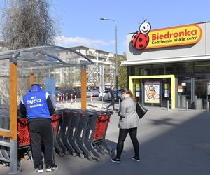 Biedronka zmienia godziny otwarcia sklepów