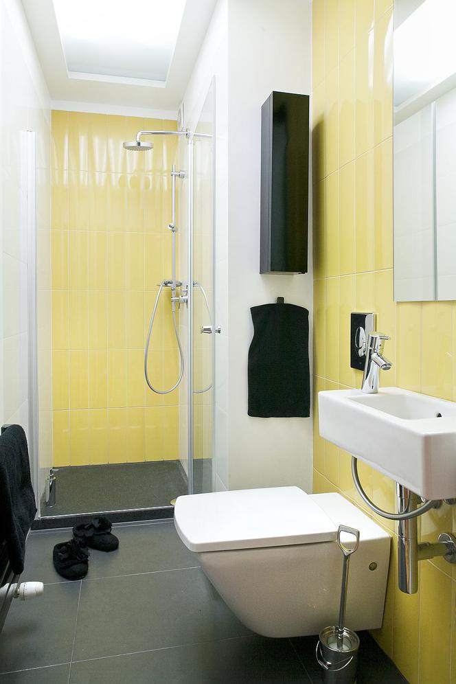 Żółta łazienka w odcieniu pastelowym