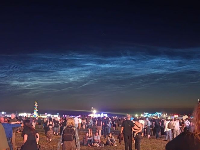 Obłoki srebrzyste nad polem Open'er Festival 2025 