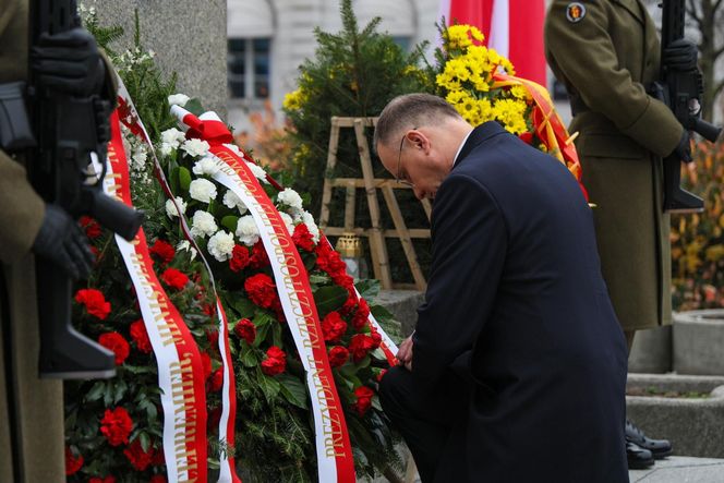 Prezydent złożył wieńce przed pomnikiem