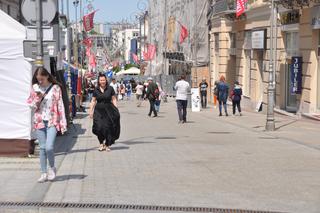 Budzenie Sienkiewki 2023 w Kielcach i parada zespołów ludowych