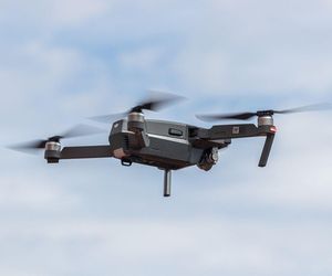 Zakłócenia GPS nad Bałtykiem. Spadają drony. Co się dzieje?