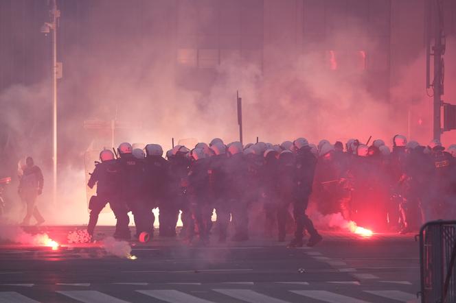 Marsz Niepodległości 2021: TRASA. Którędy przejdzie marsz 11 listopada w Warszawie?
