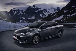 Toyota Avensis lifting 2015