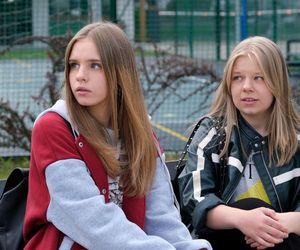 M jak miłość odc. 1885. Sara (Nadia Smyczek), Lenka (Olga Cybińska)