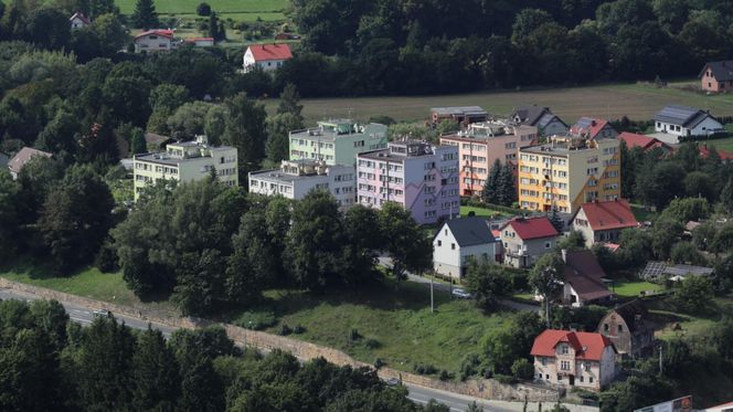 Obryw Skalny w Bardzie. Tutaj widoki zapierają dech w piersiach 