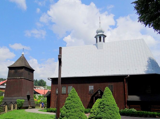 To dawna wieś duchowna w Małopolsce. Kiedyś była własnością klasztoru