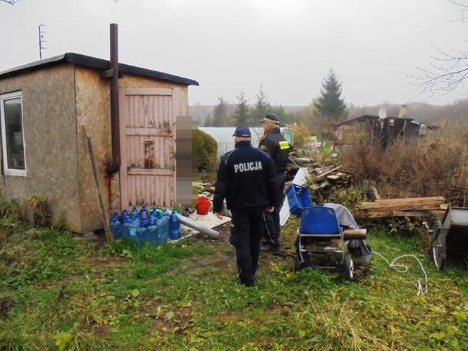 Mrozy dają się bezdomnym najbardziej we znaki. Policja ruszła im z pomocą