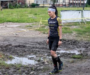 Runmageddon w Katowicach 2025. Błoto, pot i triumf na Hałdzie Kostuchna