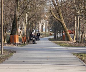 Mieszkańcy Lublina poczuli wiosnę. Na termometrach było ponad 20 stopni! Wiosenna odsłona Parku Ludowego w obiektywie