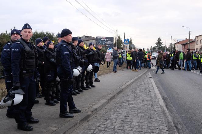 GORĄCA atmosfera w Imielinie! Górnicy chcieli się bić z mieszkańcami?