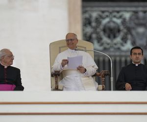 Znaczki z Papieżem.