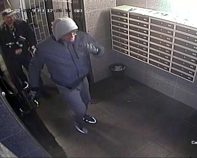 Mokotów: Tych mężczyzn szuka policja. Poznajesz ich?