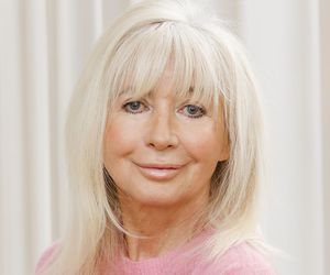 Pamiętacie sędzię Annę Marię Wesołowską? Tak dziś wygląda gwiazda telewizji. Aż trudno uwierzyć, że ma 71 lat!