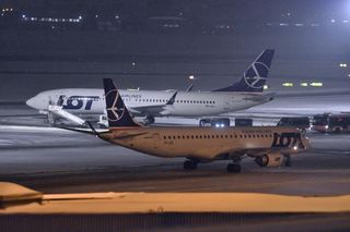 Piorun uderzył w samolot LOT! Horror po starcie z Warszawy