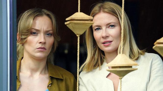 Barwy szczęścia odc. 2939. Renata (Anna Mrozowska), Dominika (Karolina Chapko)