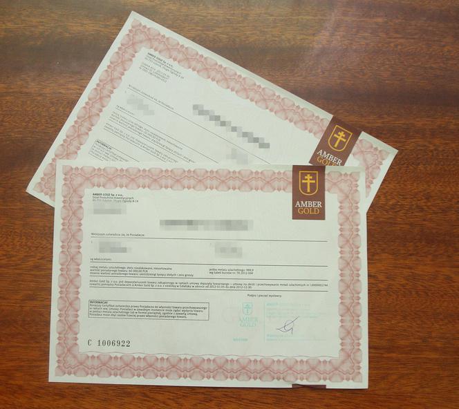 Została mi tylko tekturowa sztabka złota