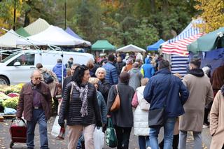 Tak mieszkańcy odwiedzają groby zmarłych. Tłumy na najstarszym cmentarzu w Lublinie