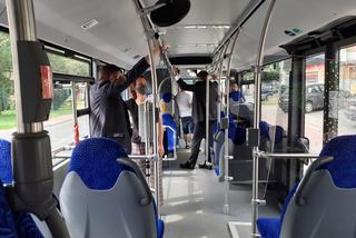 Autobus elektryczny testowany na ulicach Siedlec wyróżnia się swoim wyglądem