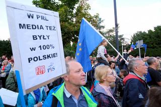 Protest w obronie TVN w Warszawie