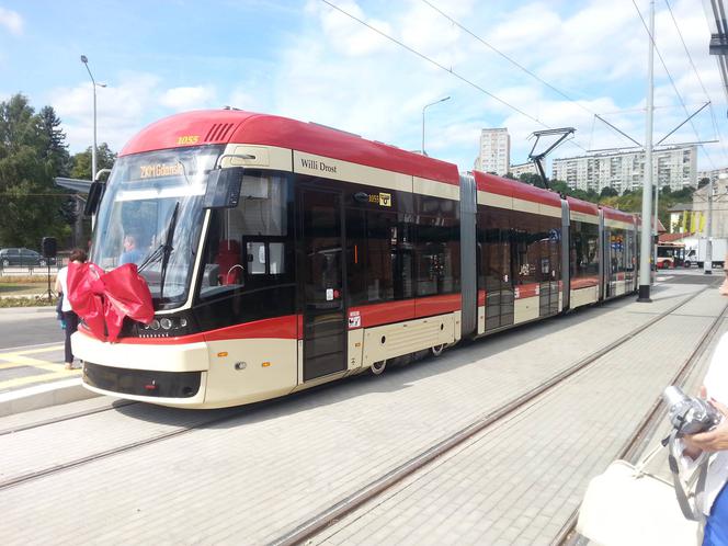 Z Jelitkowa na Siedlce pojedziemy tramwajem linii nr 4.