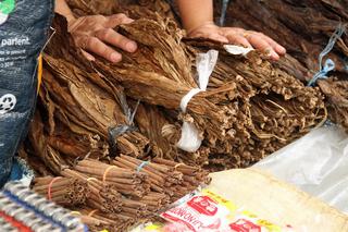 Nielegalny tytoń warty ponad 400 tysięcy złotych w jednej z podgrzowskich wsi  