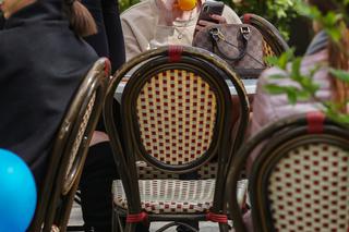 Idol nastolatek przyłapany przez paparazzi w stolicy!