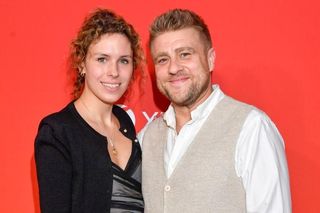 Żona Jakubiaka założyła fundację. Będzie pomagać. Tego chciał jej ukochany?