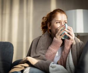 Lubisz pić gorącą kawę i herbatę? Ekspert ostrzega: to zwiększa ryzyko raka