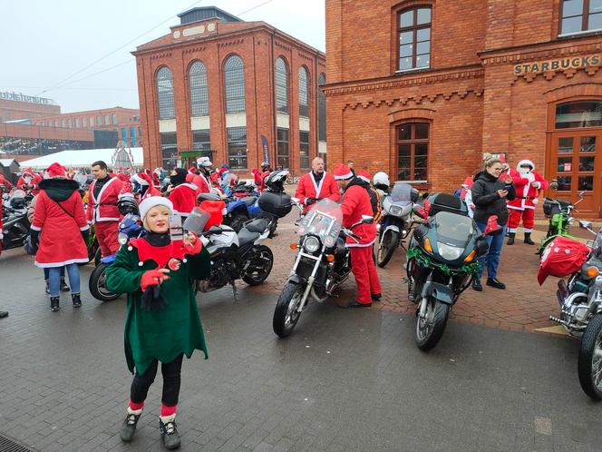 Mikołaje na motocyklach w Manufakturze. Finał corocznej akcji charytatywnej [ZDJĘCIA]