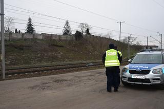 Makabryczny wypadek na torach w Nowym Dworze Mazowieckim. Mężczyzna nie miał szans z pociągiem towarowym [ZDJĘCIE]