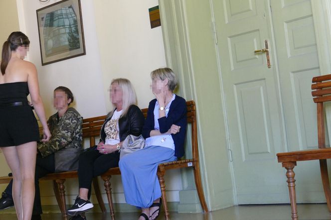 Zadźgała ojca pięcioma ciosami nożem. „Zabiłam go, żeby ochronić mamę”